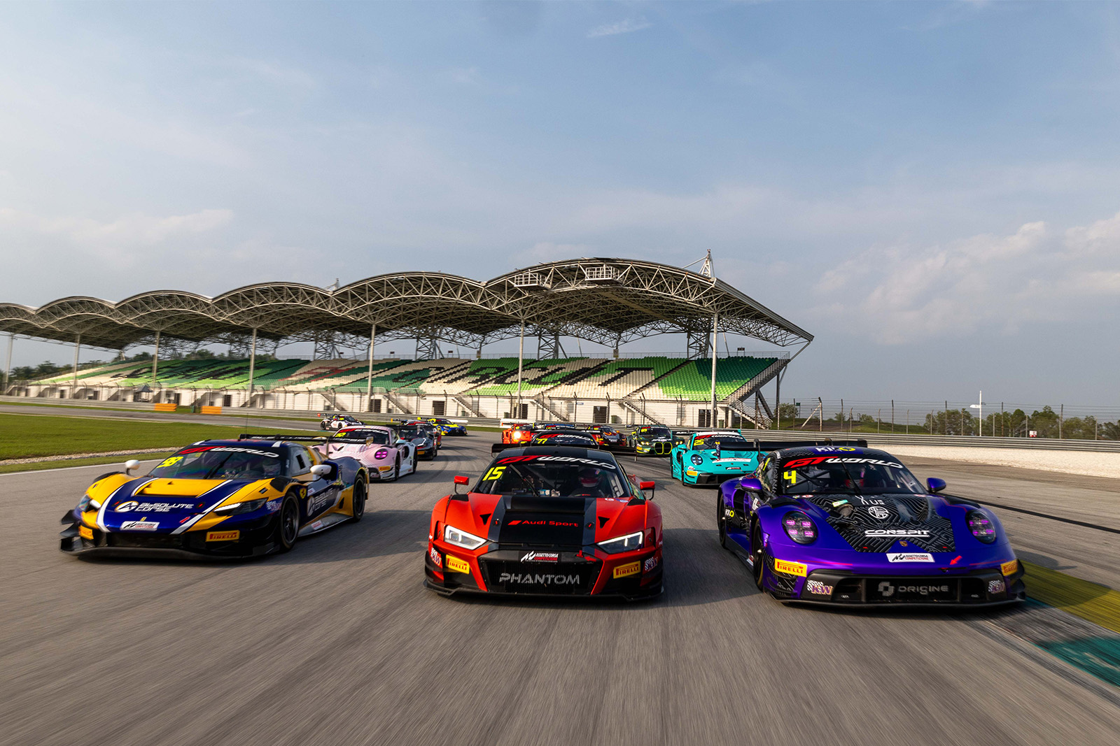 GT World Challenge Global: Mercedes-AMG and Porsche trade top spot as ...