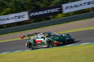 87	R&B Racing	Leo Ye Hongli	Yuan Bo	Porsche 911 GT3 R (992) | SRO Motorsports Group