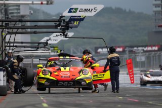 37	Phantom Global Racing	Anthony Liu	Dorian Boccolacci	Porsche 911 GT3 R (992) | SRO Motorsports Group