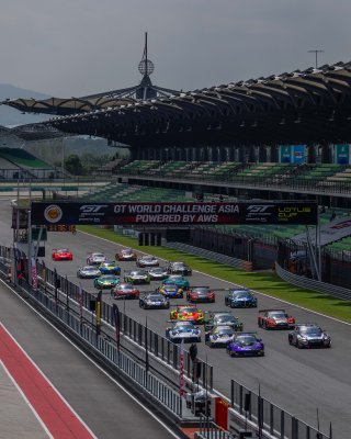Sepang Race 2 Start | SRO Motorsport Group