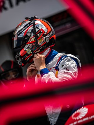 911	Absolute Racing	Huang Ruohan	Alessandro Ghiretti	Porsche 911 GT3 R (992) EVO | SRO Motorsport Group