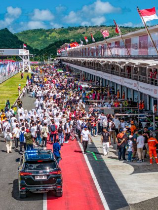 Mandalika Pit Walk | SRO Motorsport Group