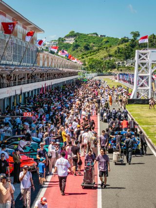 Mandalika Pit Walk | SRO Motorsport Group