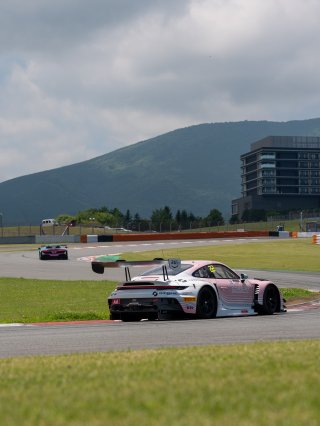 22	Origine Motorsport	Liu Hangcheng	Wang Zhongwei	Porsche 911 GT3 R (992) EVO | SRO Motorsport Group