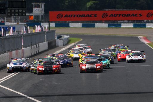 Okayama Race 2 Start | SRO Motorsports Group