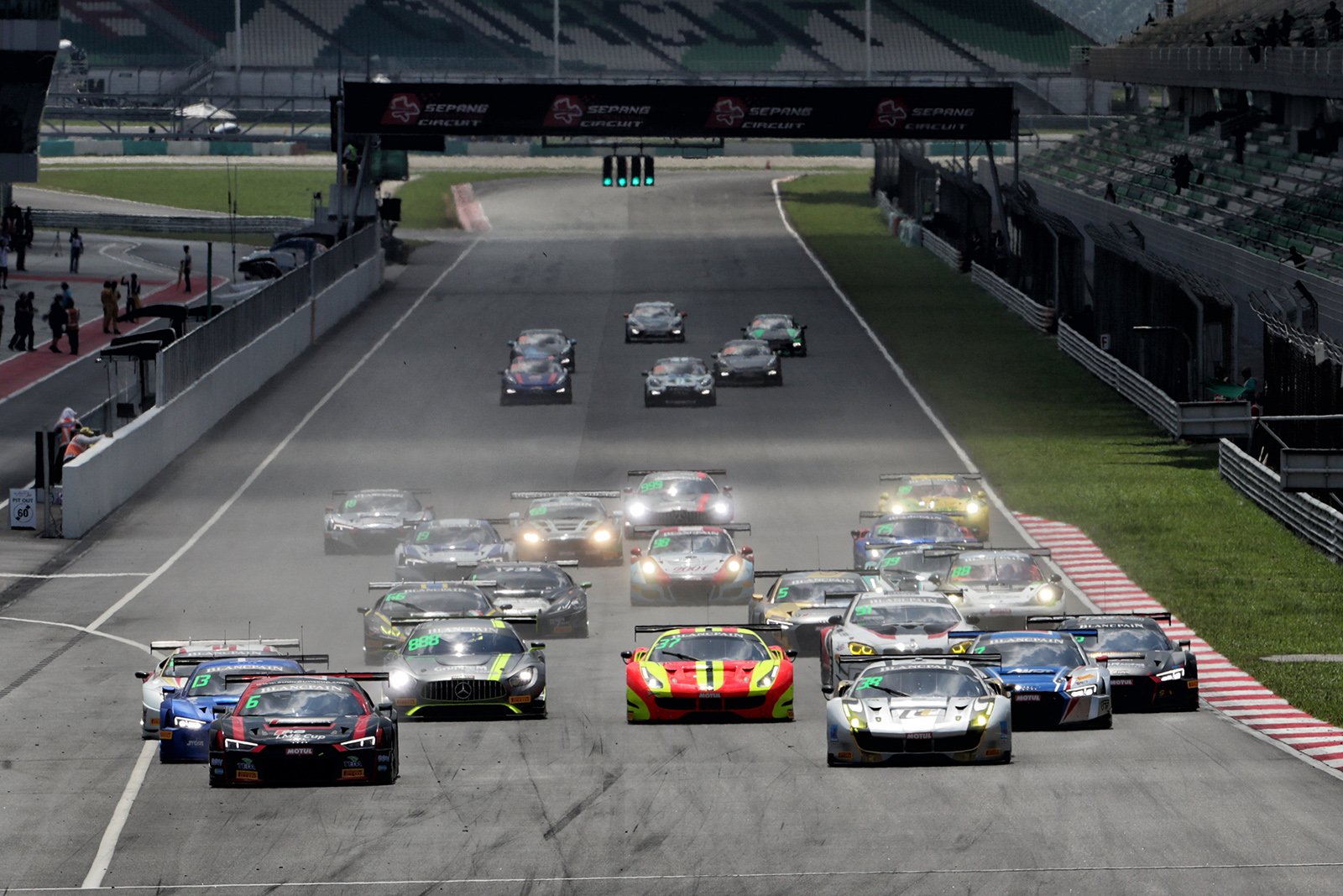 29台の車両が集結！Blancpain GT Series Asia 2018セパン・サーキットで開幕