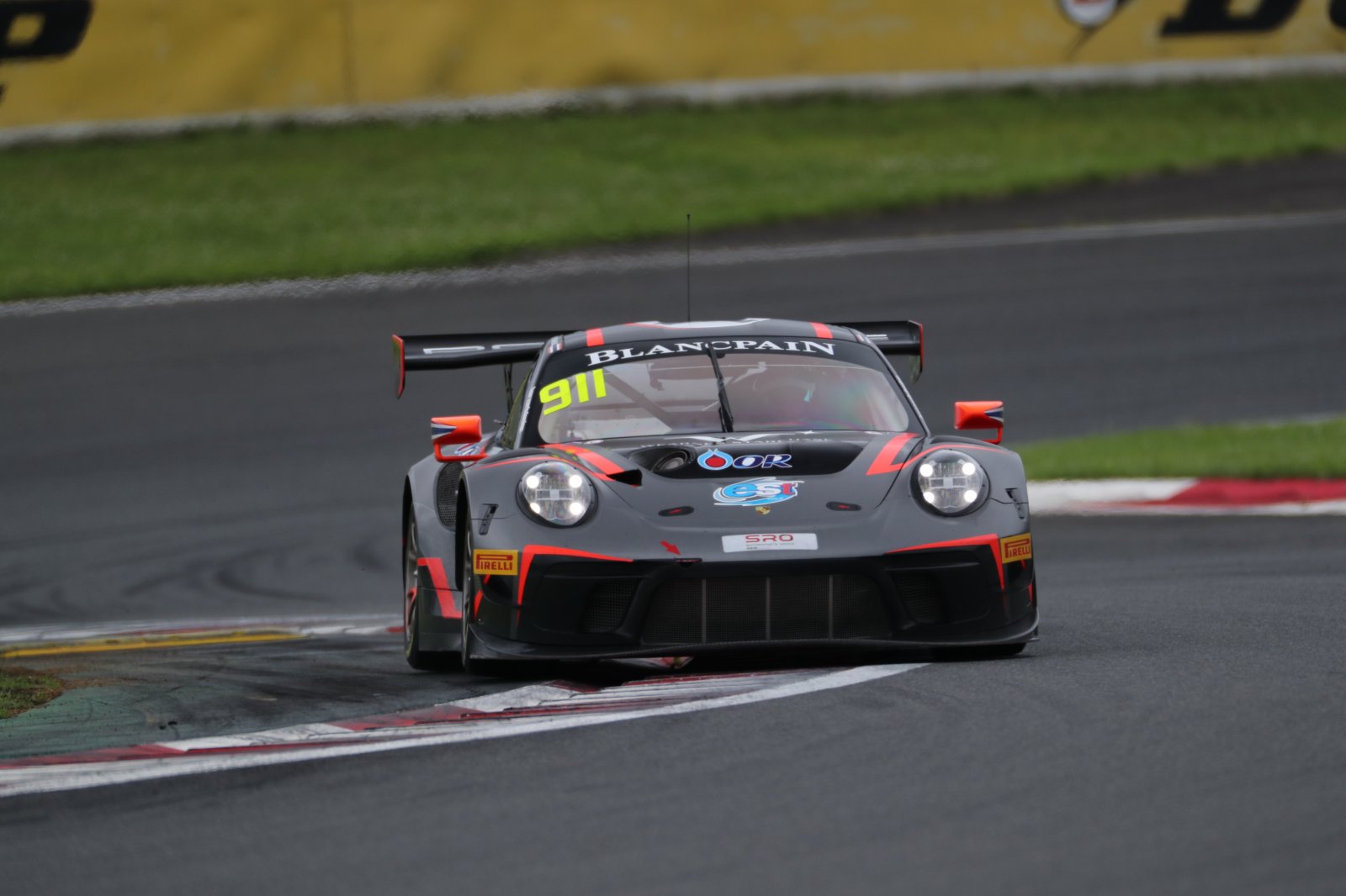 Absolute Porsche and Craft-Bamboo Mercedes-AMG share qualifying spoils at Fuji