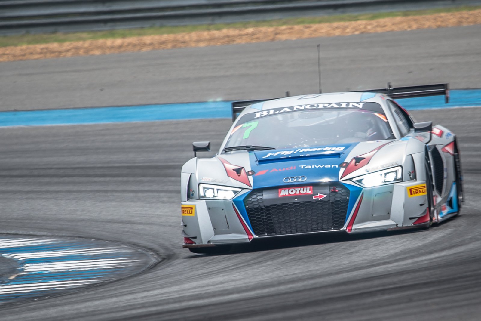 Liu and Picariello grab Blancpain GT Series Asia poles at Buriram