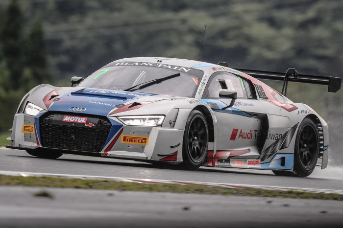 FP2: Picariello leaves it late in damp second session at Fuji