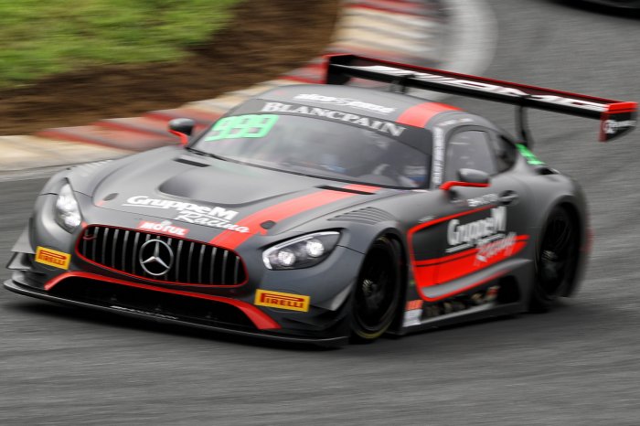 Abbott and Buhk sprint to Race 2 win as Weng Sun and Wee double up in GT4 at Fuji