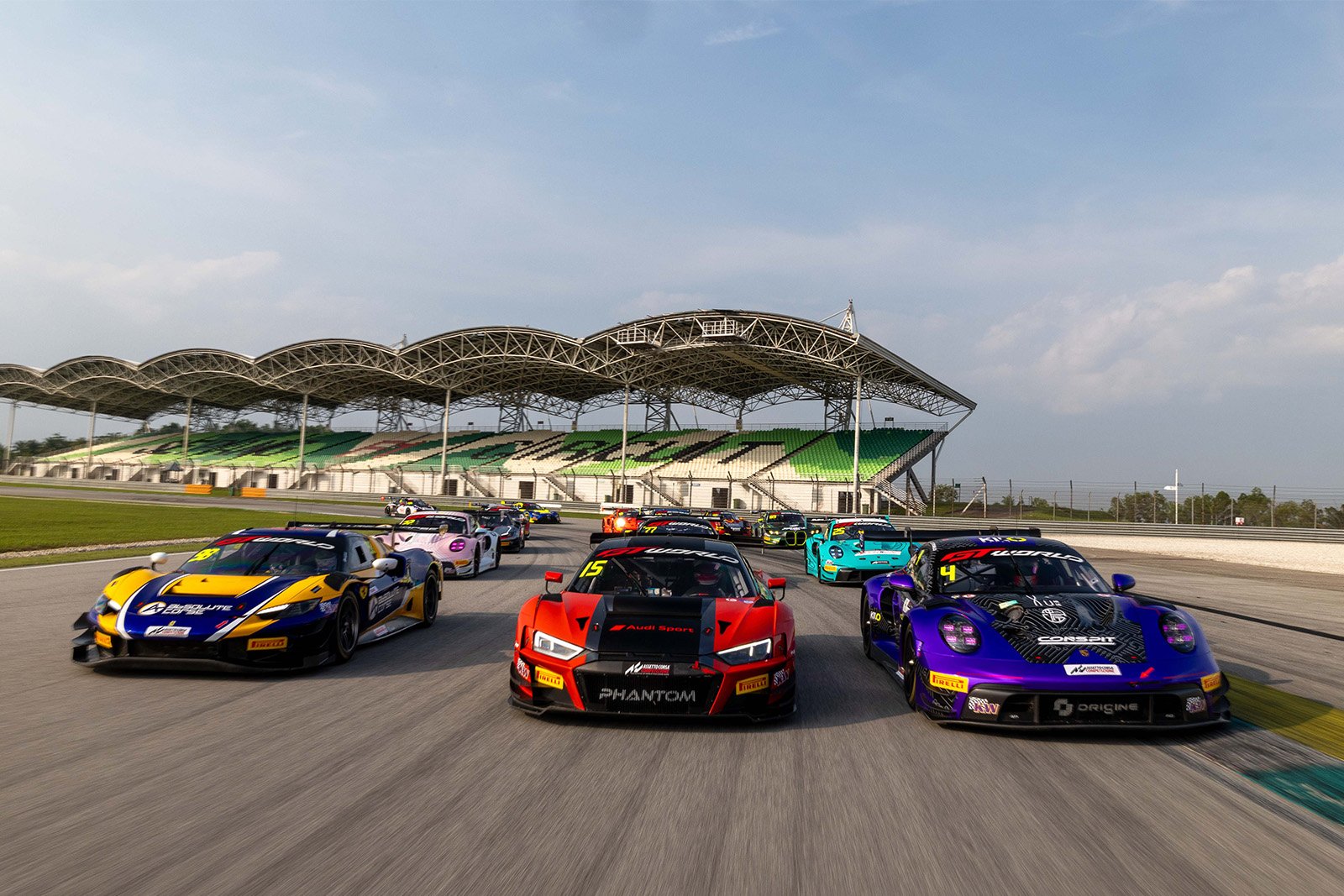 GT World Challenge Global: Mercedes-AMG and Porsche trade top spot as all four continents launch