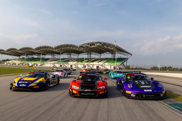 GT World Challenge Global: Mercedes-AMG and Porsche trade top spot as all four continents launch
