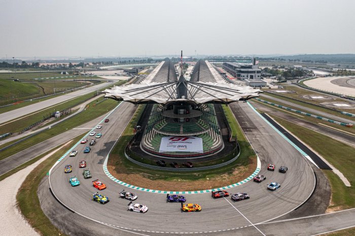 Sepang Race 1: Undercut helps Absolute&rsquo;s Huang and Ghiretti seal victory