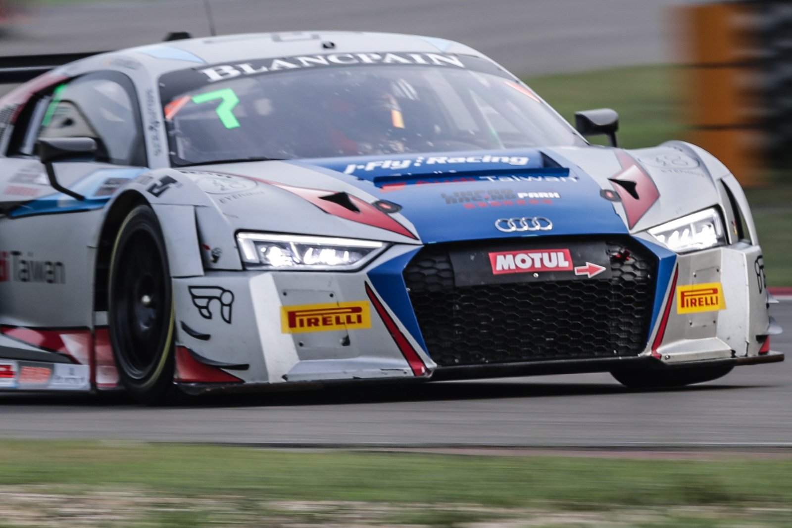 FP1: Picariello half-a-second clear while Merlin tops GT4
